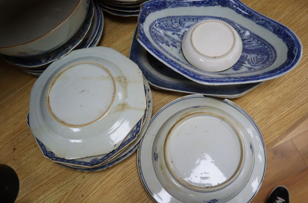 Twenty nine pieces of 19th century Chinese blue and white export porcelain to include dishes, plates and a bowl (a.f.)